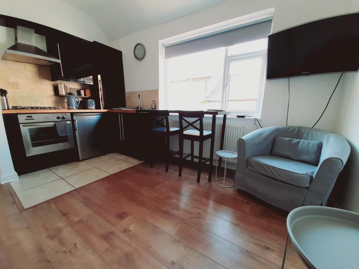 Cosy 1 Bedroom Apartment In The Heart Of Лландидно Экстерьер фото